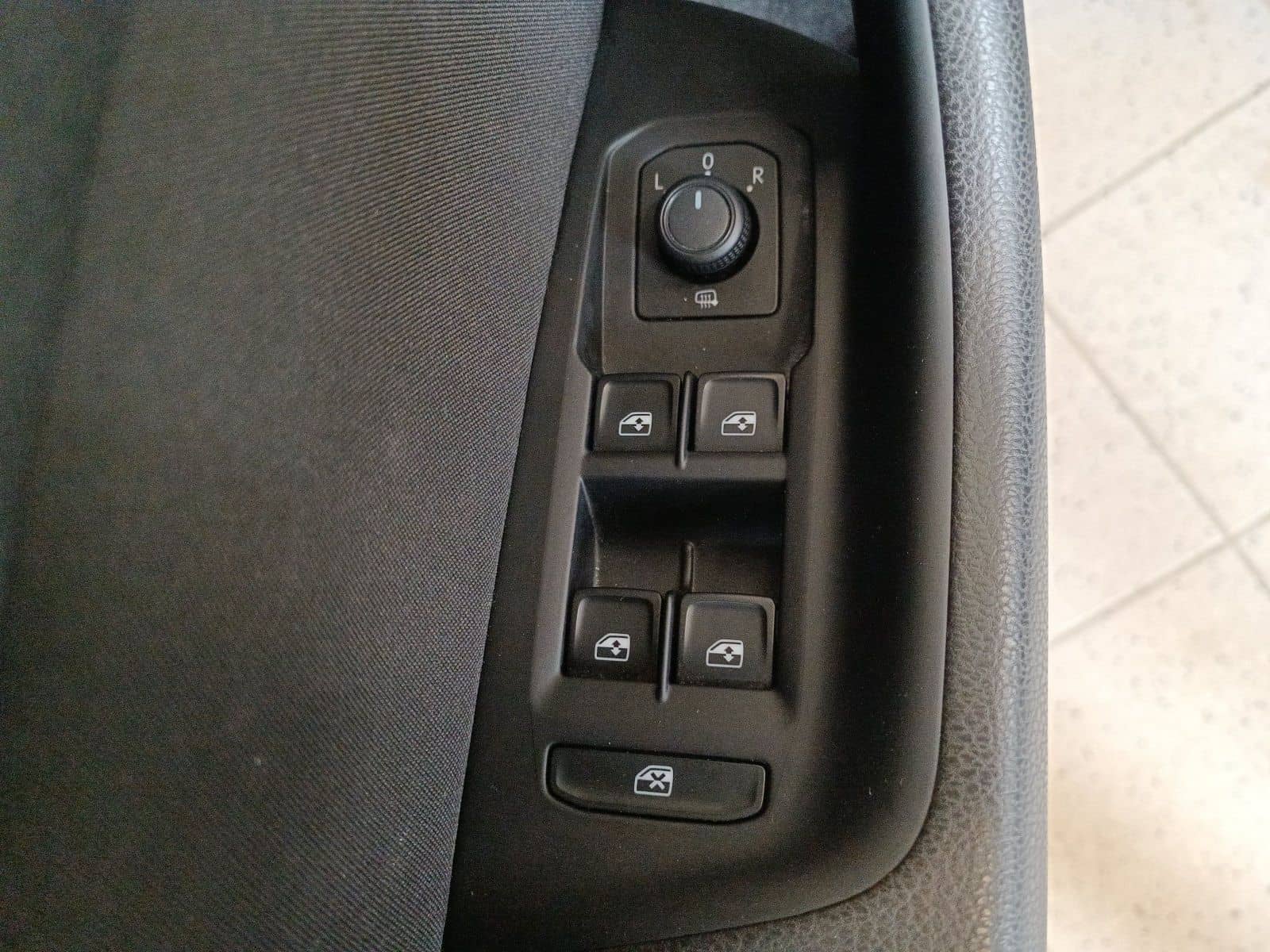 Volkswagen Passat Variant 1.5 TSI RFK*LED*Navi*DAB*SHZ foto 15