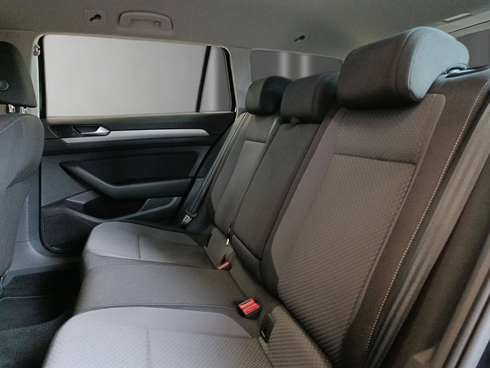 Volkswagen Passat Variant 1.5 TSI RFK*LED*Navi*DAB*SHZ foto 17