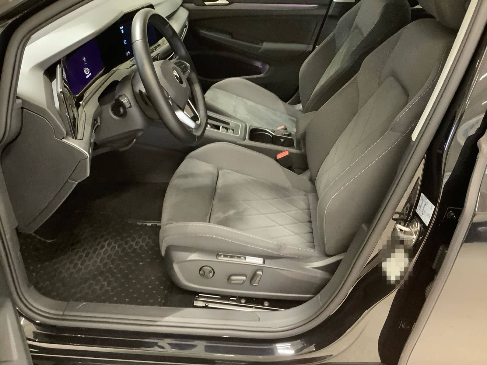 Volkswagen Golf Style 1,5 eTSI DSG,AHZV,Navi,Kamera,Pano,Ma foto 12