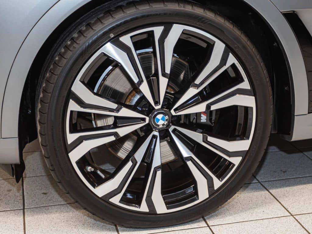 BMW X7 M60i+AHK+Leder+HUD+RFK+e-Sitze+Klimasitze+LED foto 5