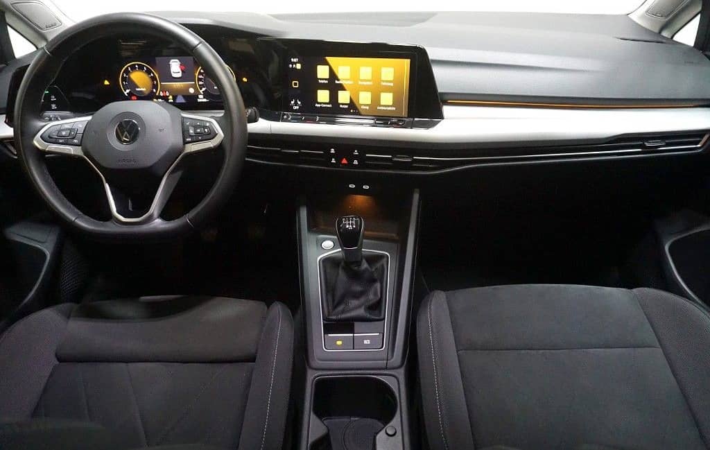 Volkswagen Golf 8 1.5TSI Life Virtual Sthz AHK DCC Navi LED foto 9