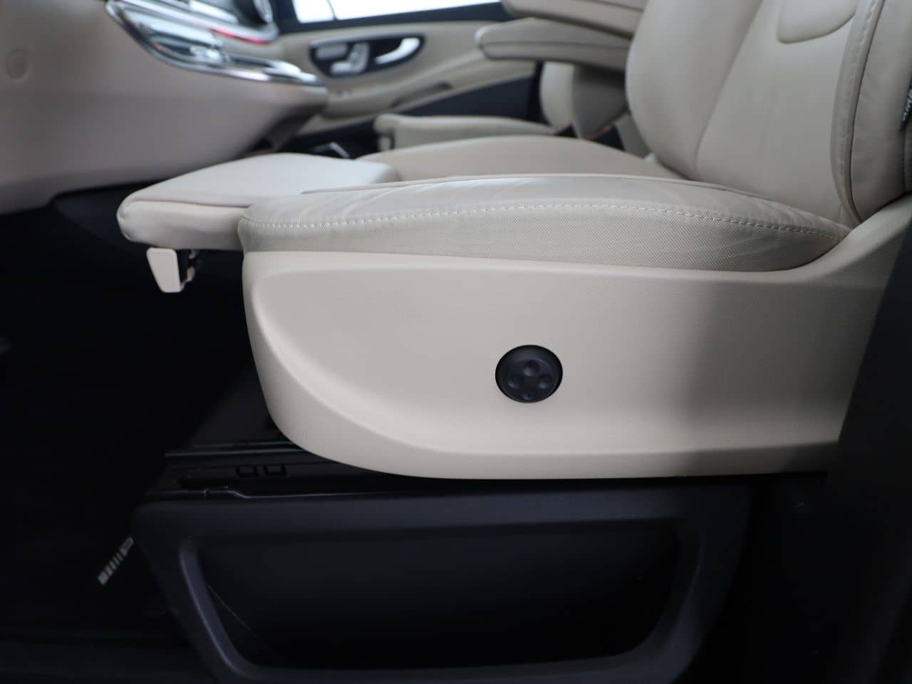 Mercedes-Benz V 300 d Lang Exclusive AMG Nappa AHK Pano foto 18