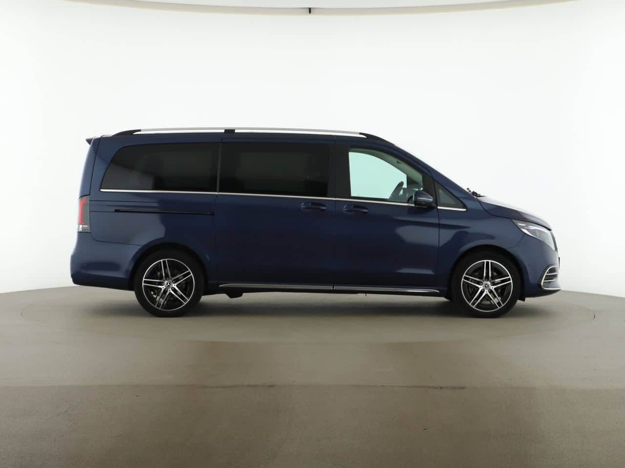 Mercedes-Benz V 300 d Lang Exclusive AMG Nappa AHK Pano foto 8