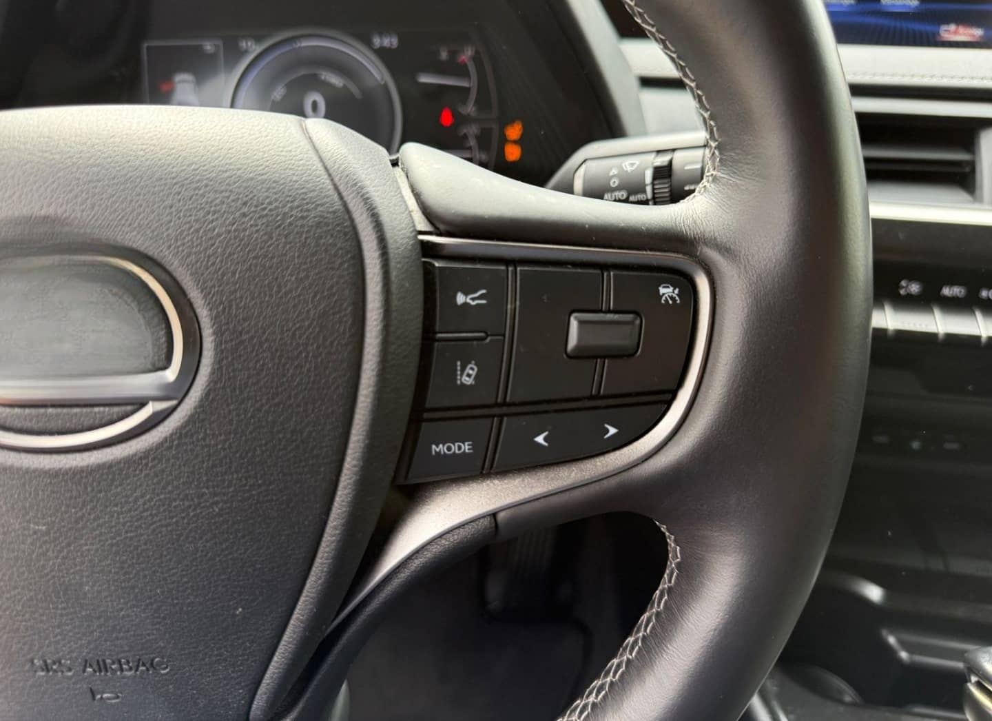 Lexus UX 250h Style Edition *Bi-LED*CAM*ACC*SHZ*CarPla foto 24