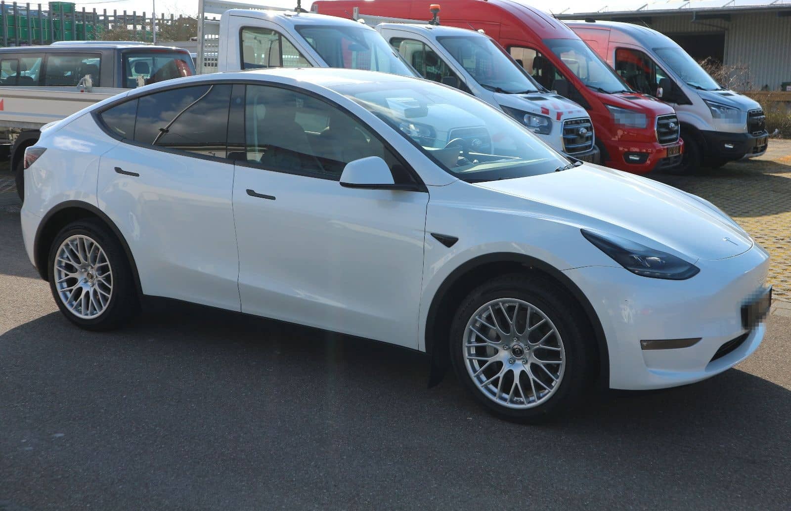 Tesla Model Y Long Range Dual AWD Heckspoiler Leder foto 3