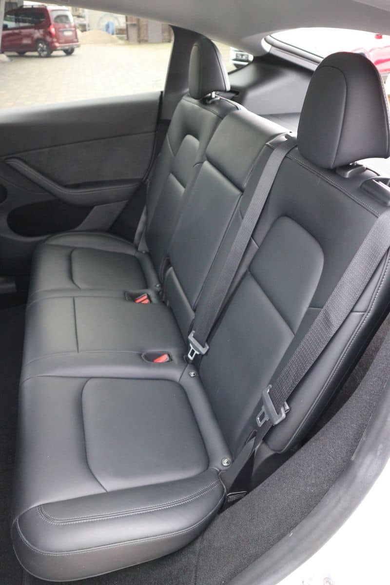 Tesla Model Y Long Range Dual AWD Heckspoiler Leder foto 6