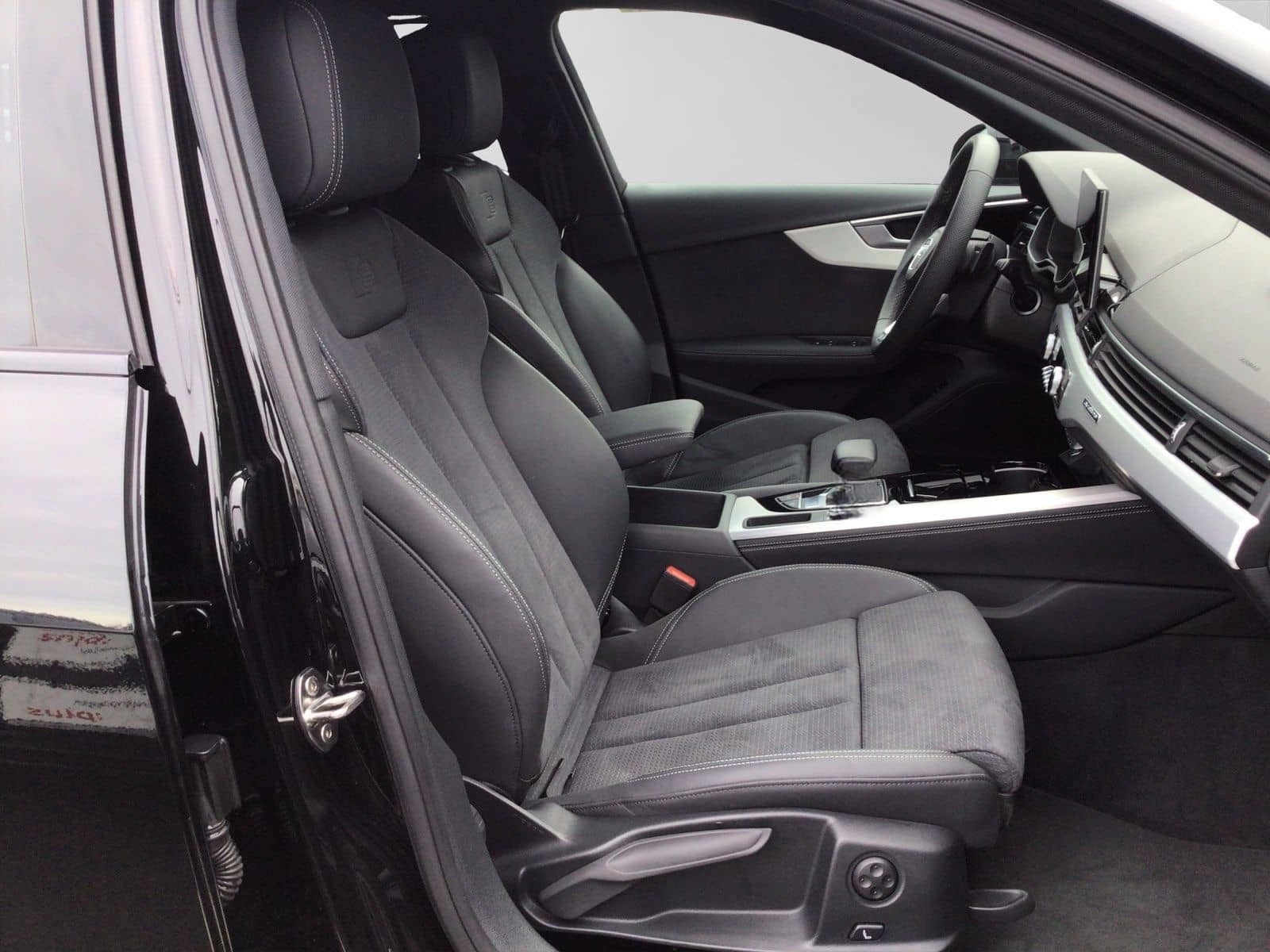 Audi A4 Avant 40 TFSI Q 2x S LINE AHK LM19 MATRIX-LED foto 4