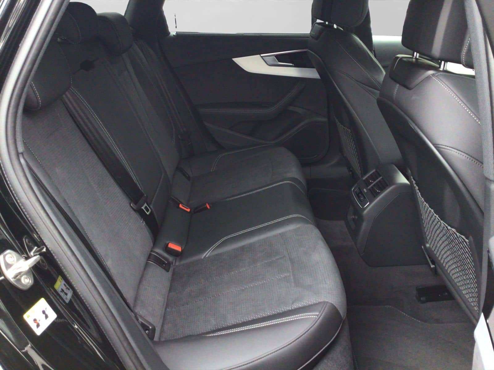 Audi A4 Avant 40 TFSI Q 2x S LINE AHK LM19 MATRIX-LED foto 6