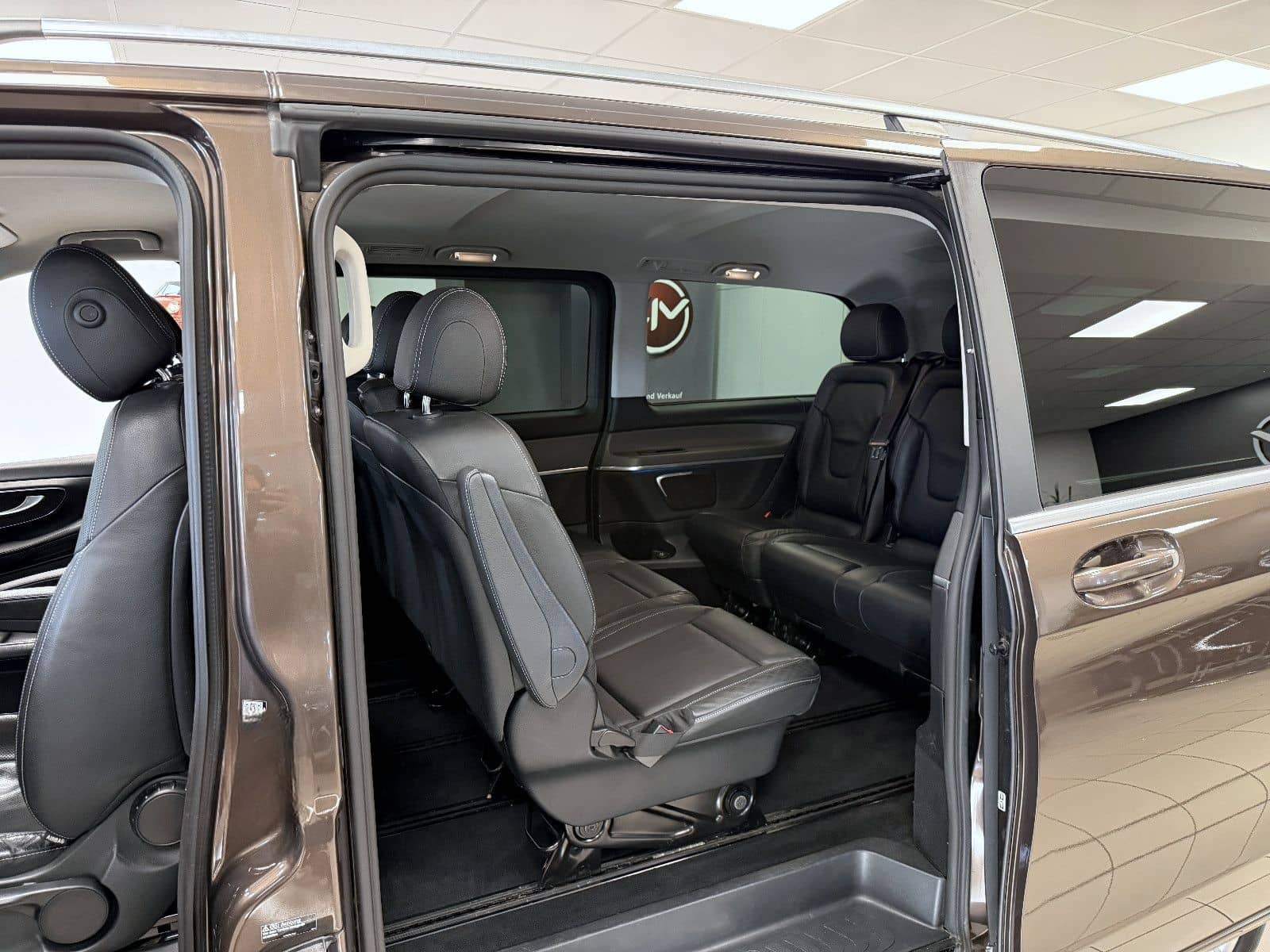 Mercedes-Benz V 220d Avantgarde Lang *8Sitzer*ACC*AHK*360°Kam foto 6