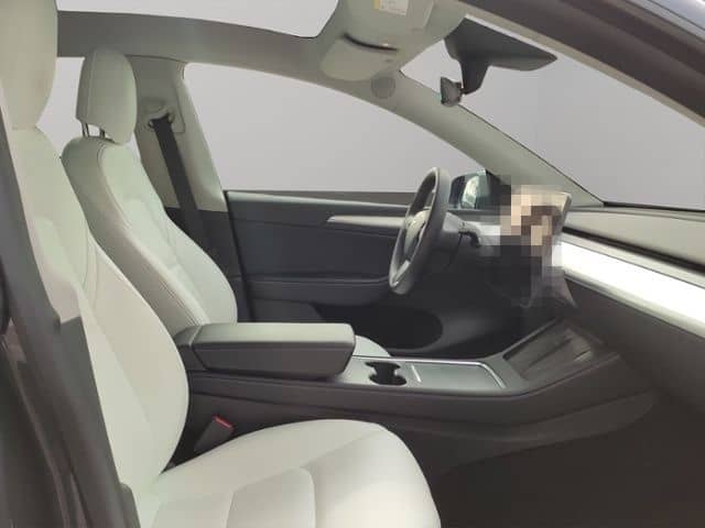 Tesla Model Y Long Range Dual AWD foto 9