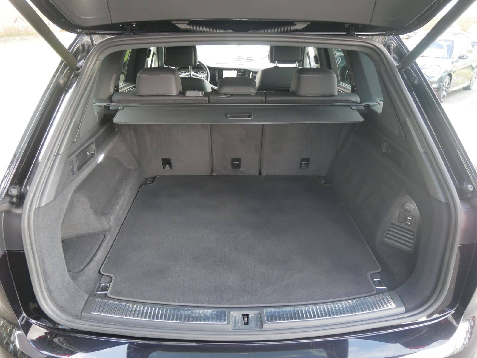 Volkswagen Touareg 3.0 V6 TDI 4Motion Automatik ACC R-Line  foto 24