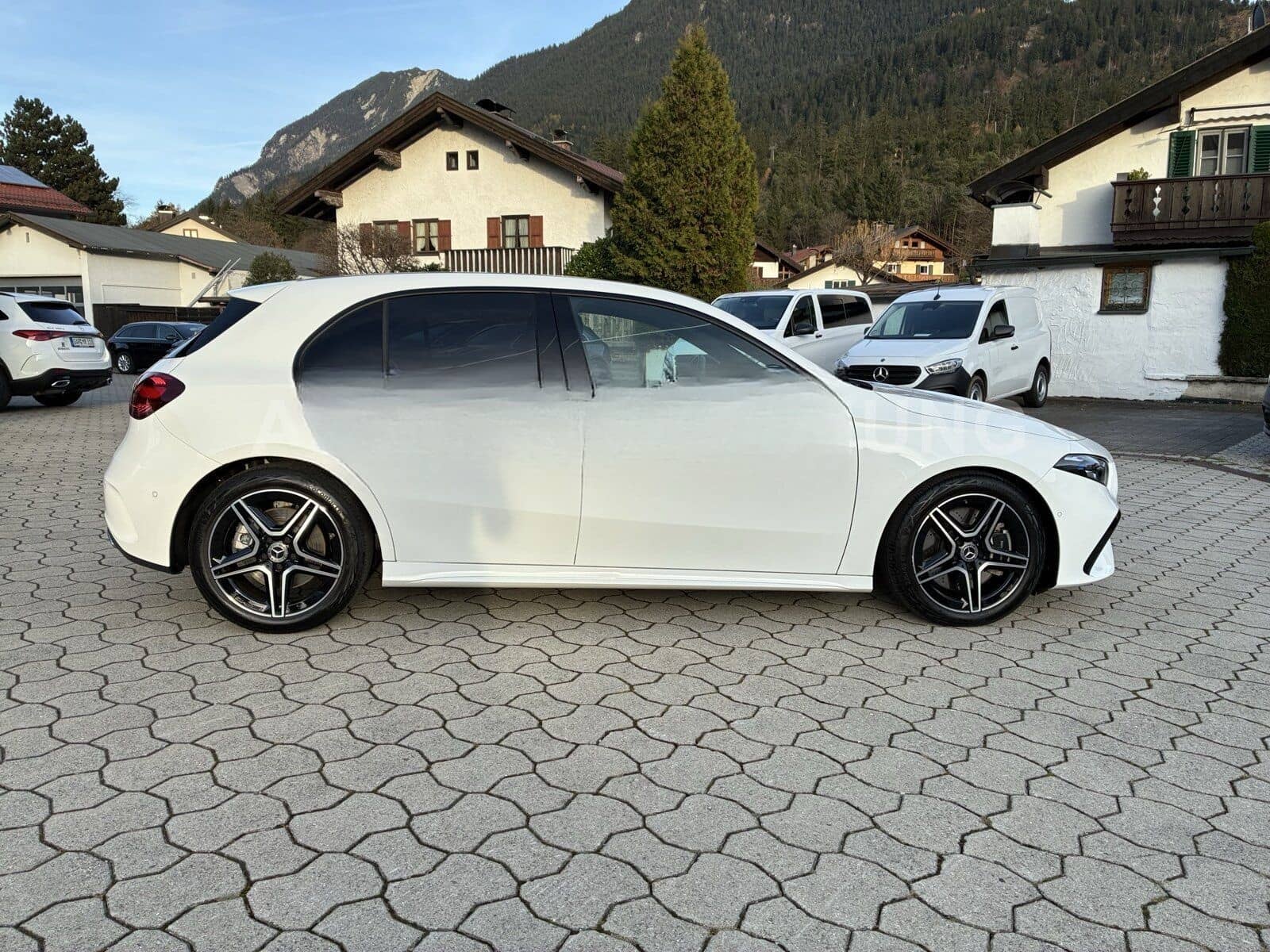 Mercedes-Benz A220d AMG ADV+ STDHZG DISTR MBEAM NIGHT 360 KYGO foto 4