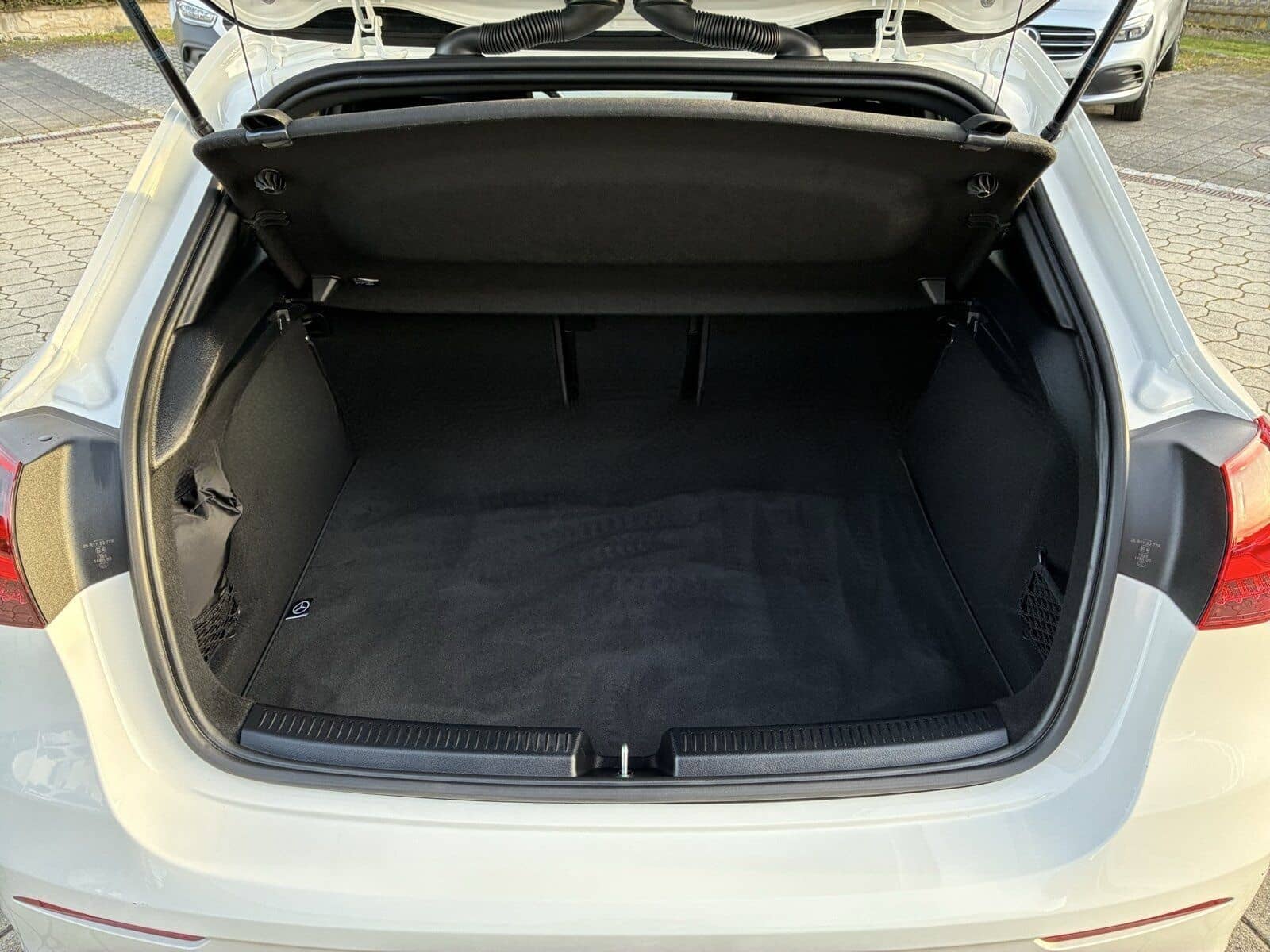 Mercedes-Benz A220d AMG ADV+ STDHZG DISTR MBEAM NIGHT 360 KYGO foto 7