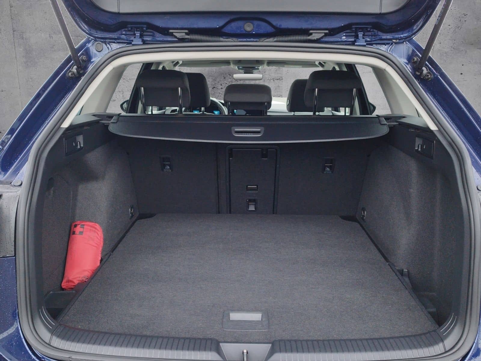 Volkswagen Golf VIII Variant Life 2.0 TDI DSG AHK/L+S/NAV foto 12