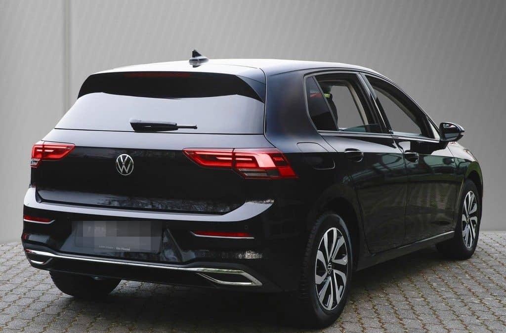 Volkswagen Golf VIII Lim. 1.5 TSI Active *Navi*Kamera*HuD* foto 4