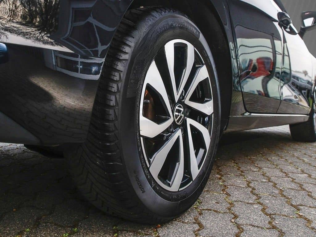 Volkswagen Golf VIII Lim. 1.5 TSI Active *Navi*Kamera*HuD* foto 5