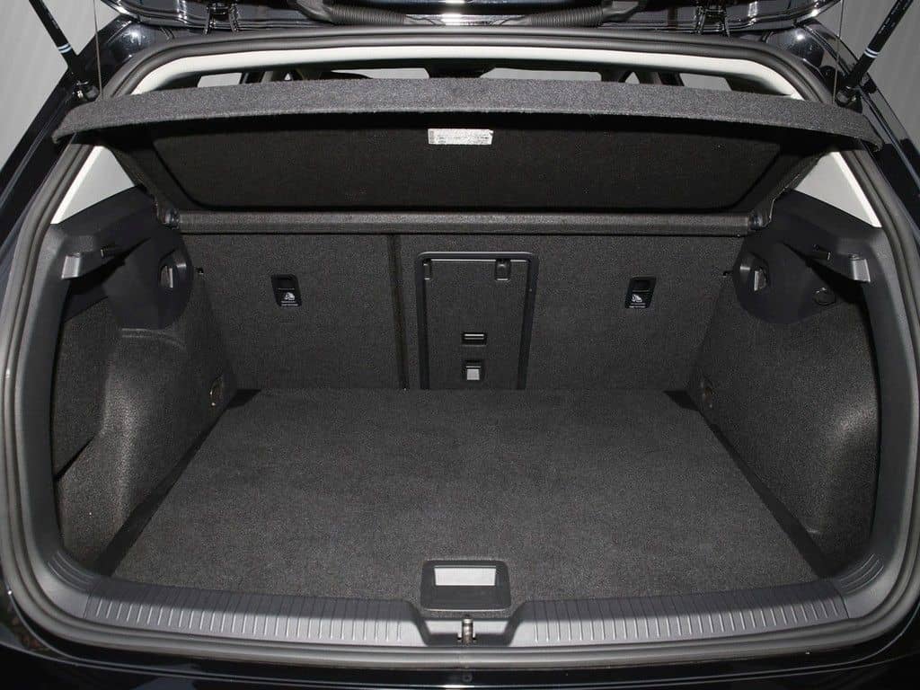 Volkswagen Golf VIII Lim. 1.5 TSI Active *Navi*Kamera*HuD* foto 6