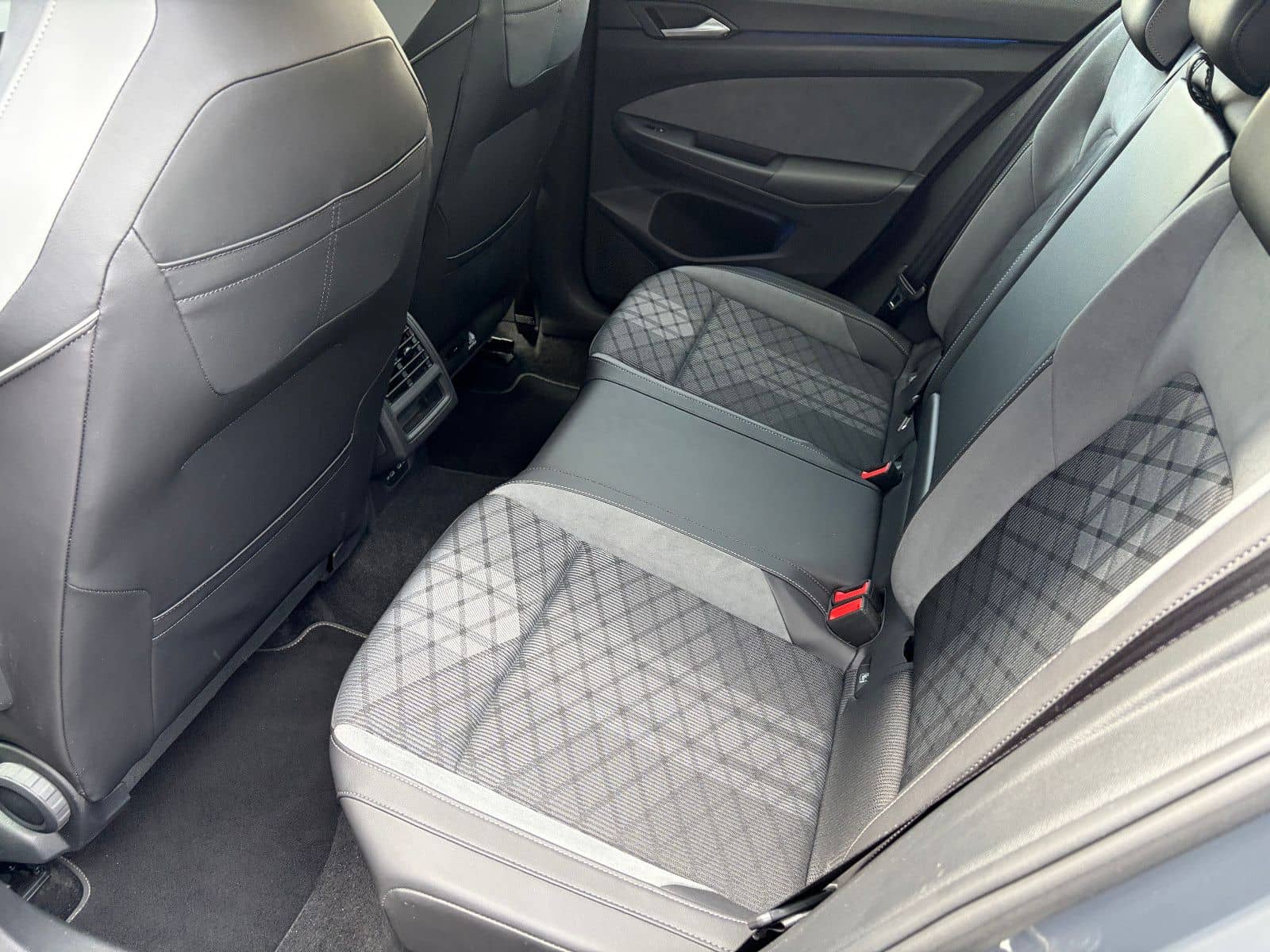 Volkswagen Golf VIII 2.0 TDI Lim. R-Line· 1. Hd· Kamera·ACC foto 23