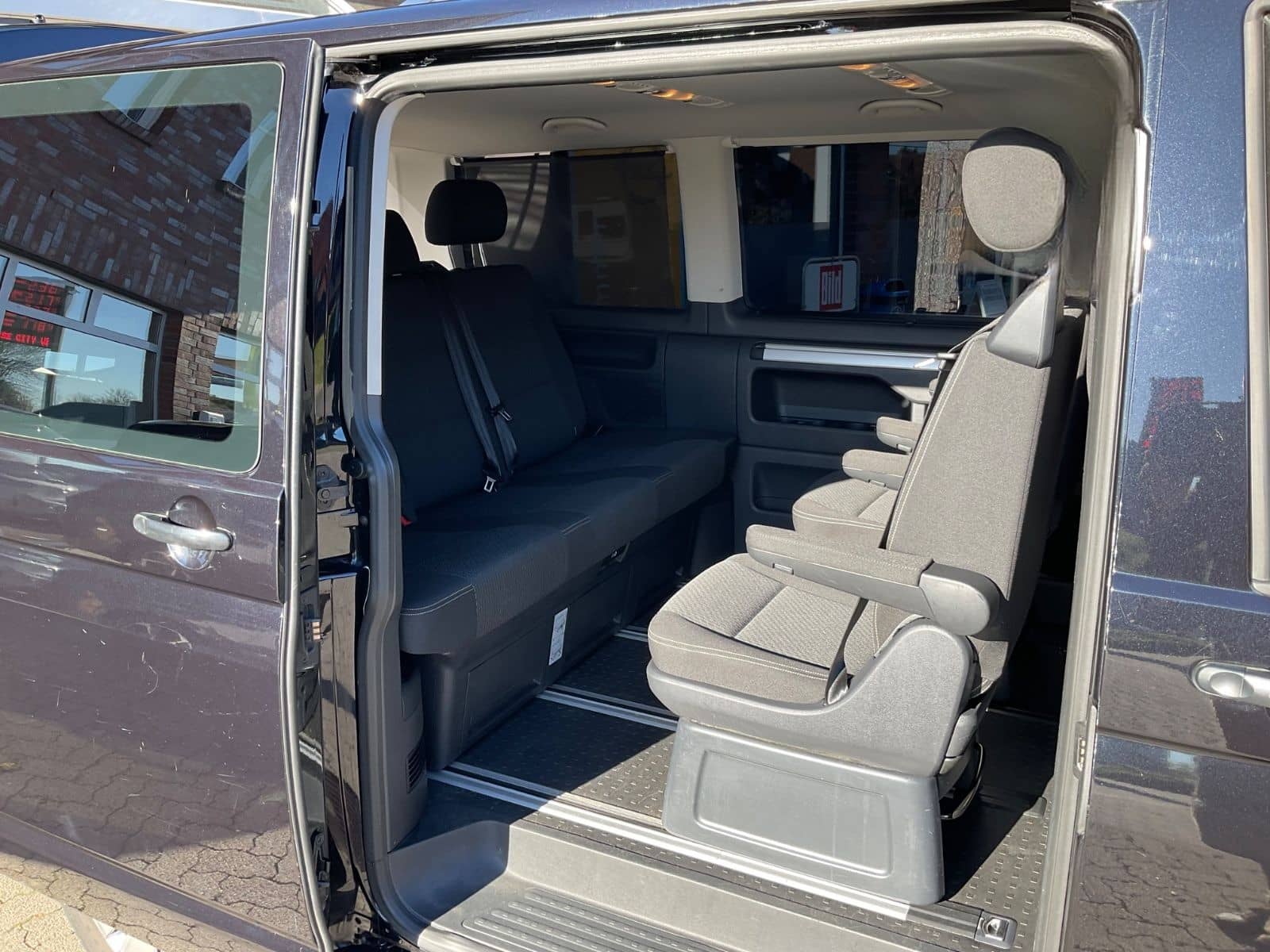 Volkswagen T6 Multivan Trendline 2,0 TDI foto 12