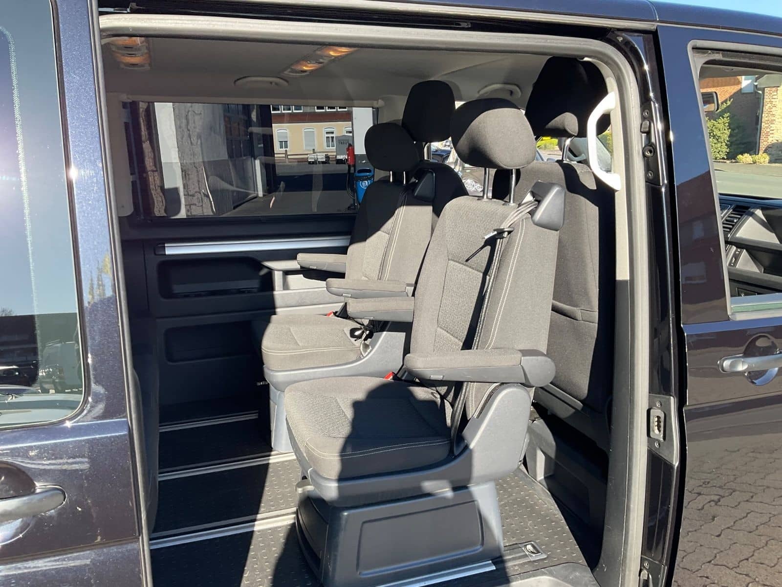 Volkswagen T6 Multivan Trendline 2,0 TDI foto 18