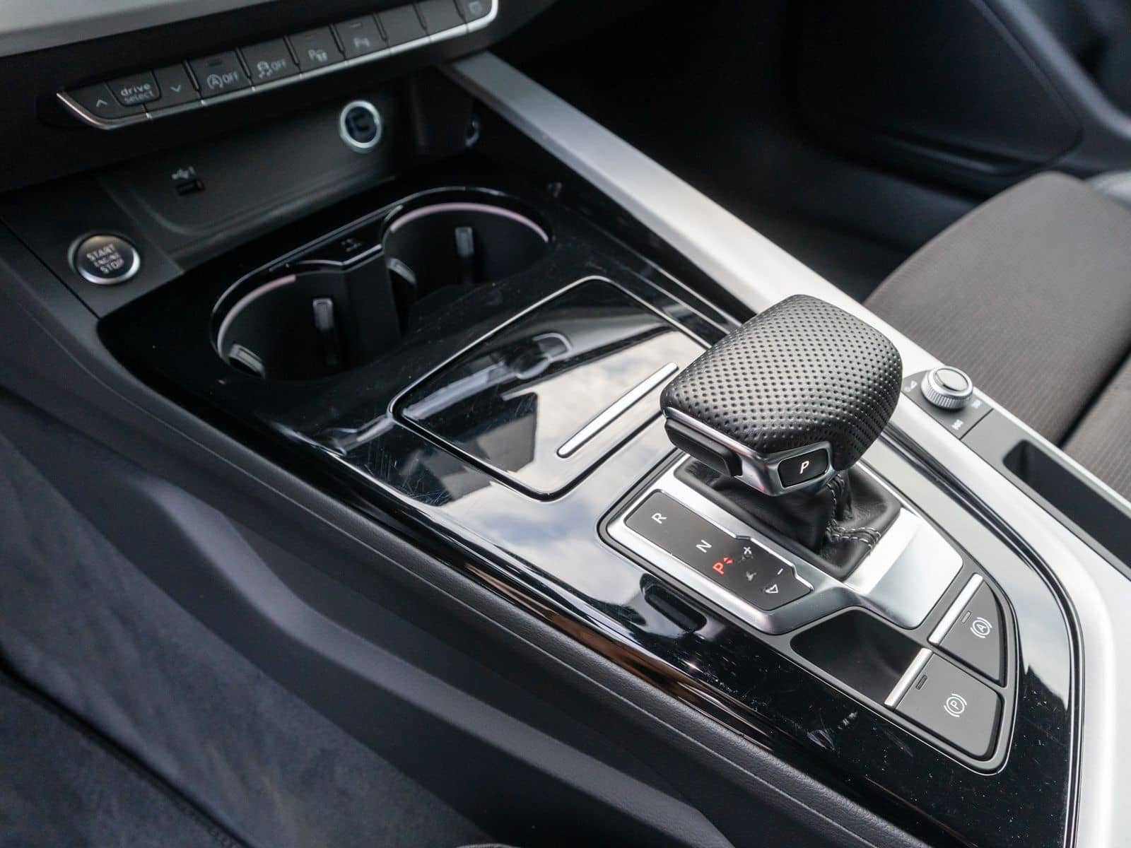 Audi A4 Avant S line 40 TDI quattro NAVI LED 360° AHK foto 14