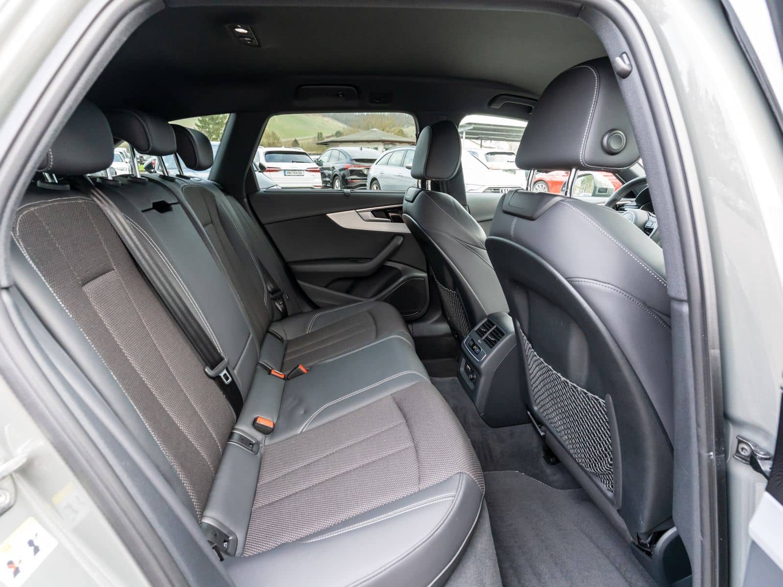 Audi A4 Avant S line 40 TDI quattro NAVI LED 360° AHK foto 8