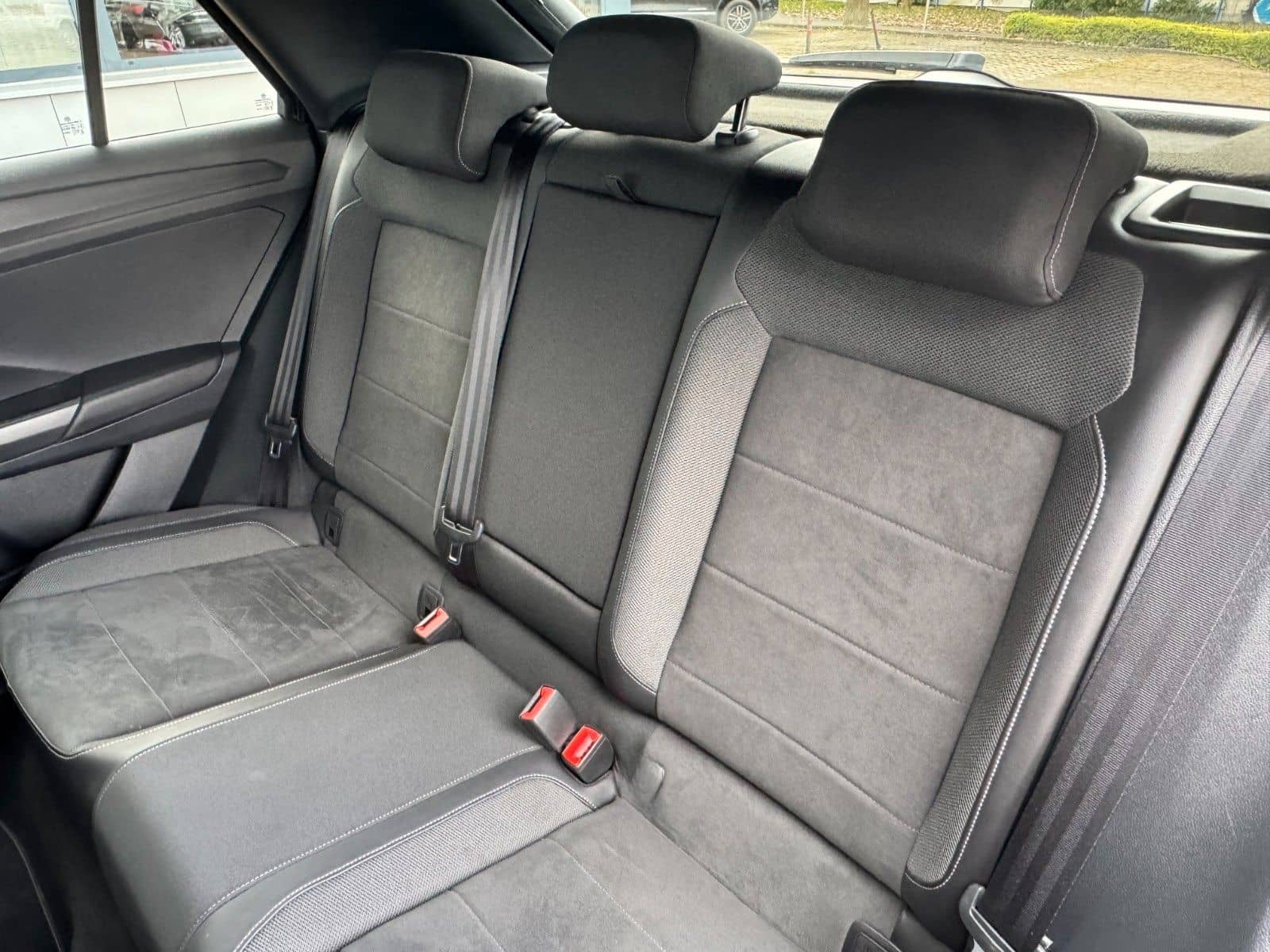 Volkswagen T-Roc 1.0 TSI "R-Line" LED CAM NAVI 5JG SCHH. foto 11