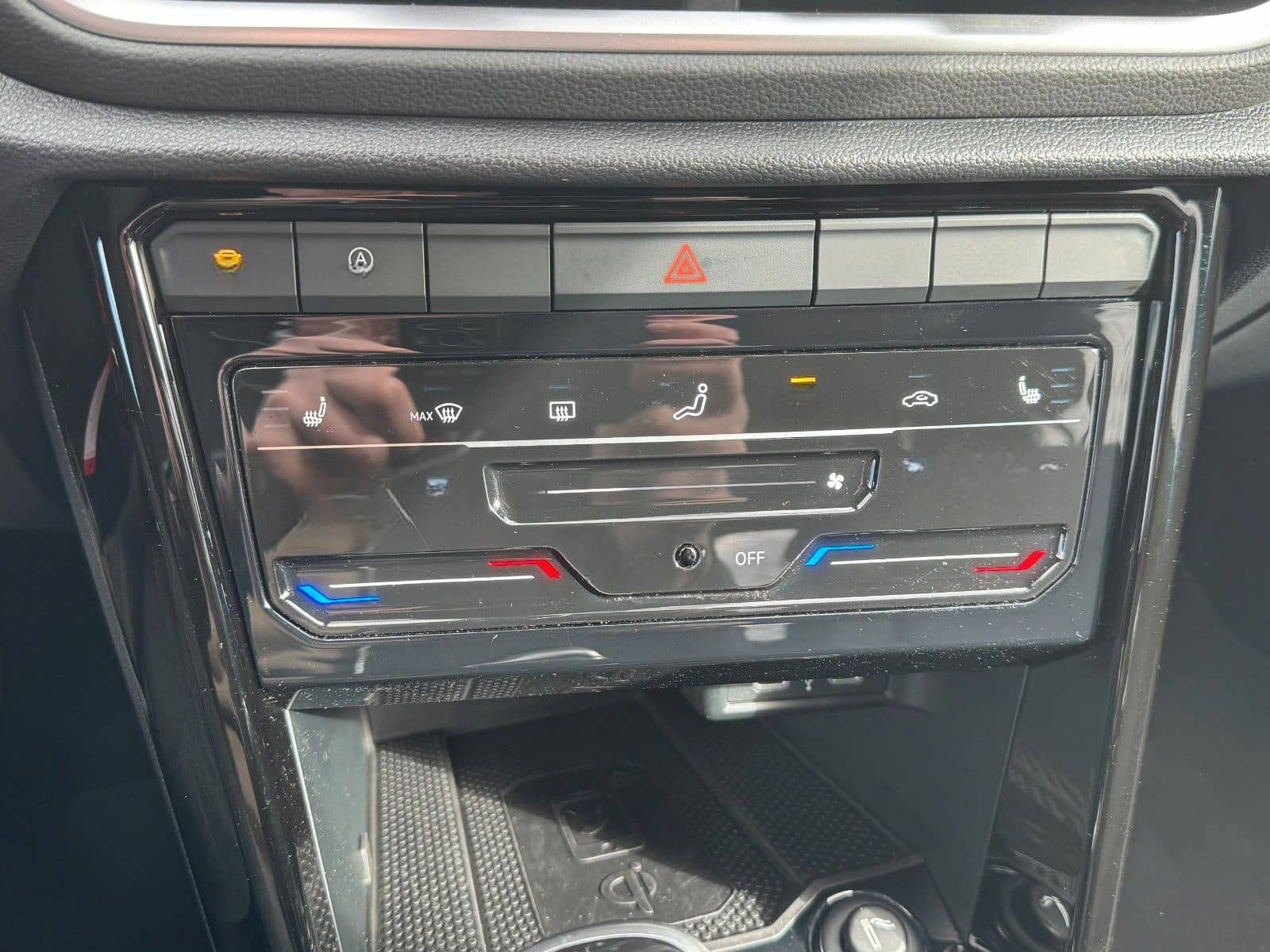 Volkswagen T-Roc 1.0 TSI "R-Line" LED CAM NAVI 5JG SCHH. foto 10