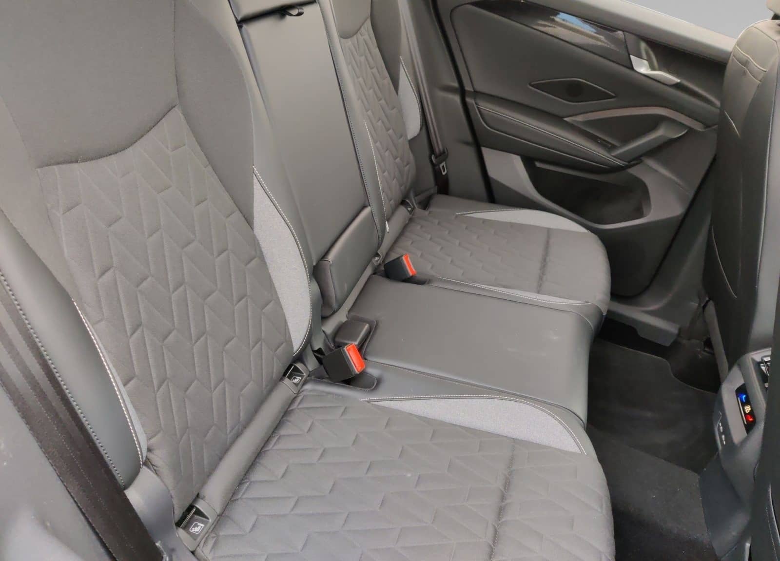 Volkswagen Tiguan 2.0 TDI DSG GOAL AHK 360° LED+ ACC Navi foto 14