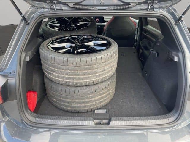 Volkswagen Golf VIII 2.0 TSI DSG GTI Clubsport Pano DCC HK  foto 15