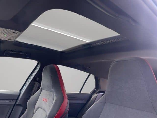 Volkswagen Golf VIII 2.0 TSI DSG GTI Clubsport Pano DCC HK  foto 16