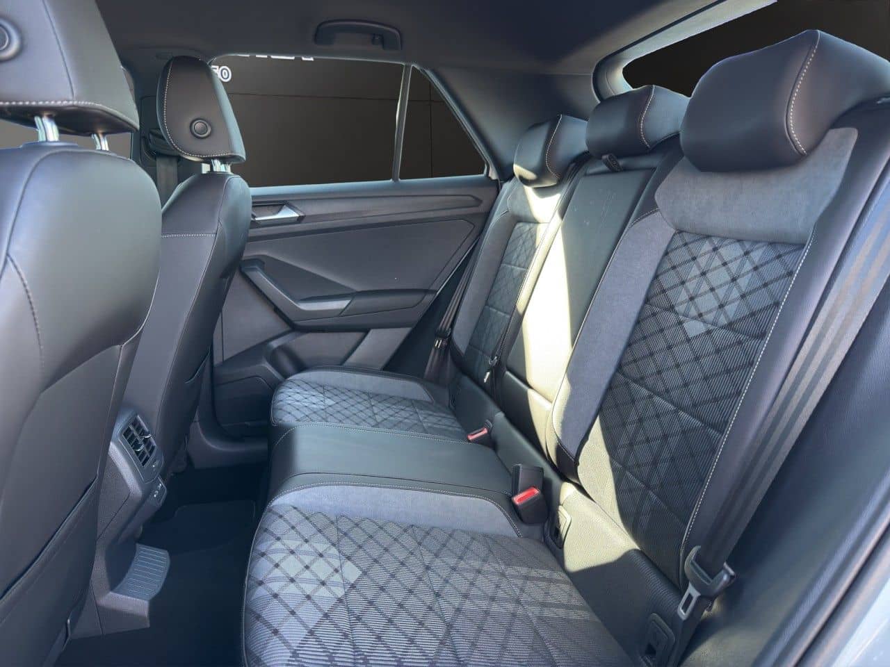 Volkswagen T-Roc 1.0 TSI R-Line ACC+PDC+LED+SPURASSIST+SHZ foto 12