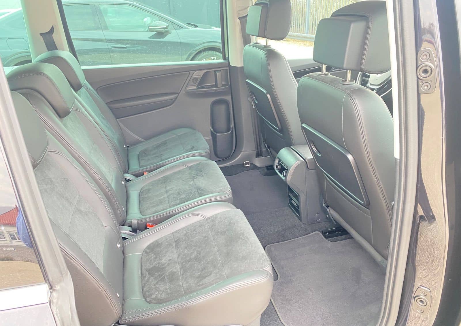 Volkswagen Sharan Highline ,NAVI,XENON,ACC,SHZ,AHK,RFK,DAB foto 11