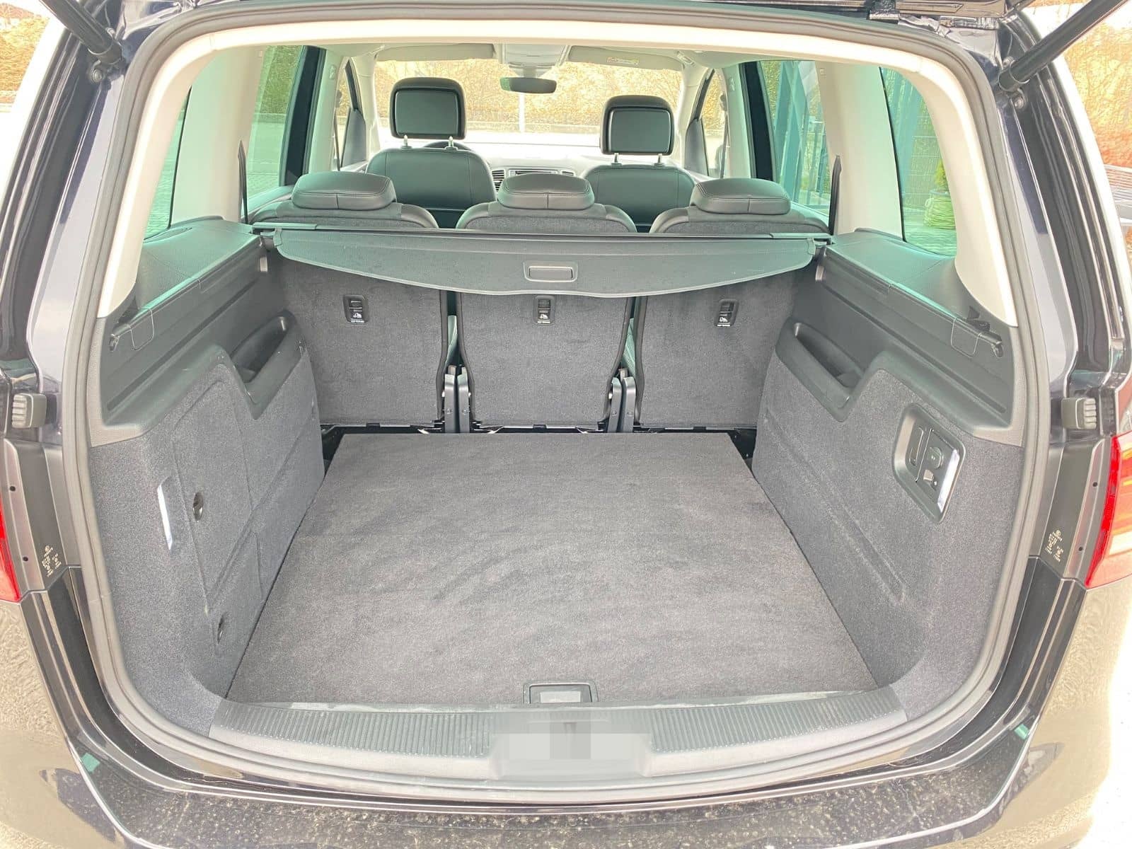 Volkswagen Sharan Highline ,NAVI,XENON,ACC,SHZ,AHK,RFK,DAB foto 7