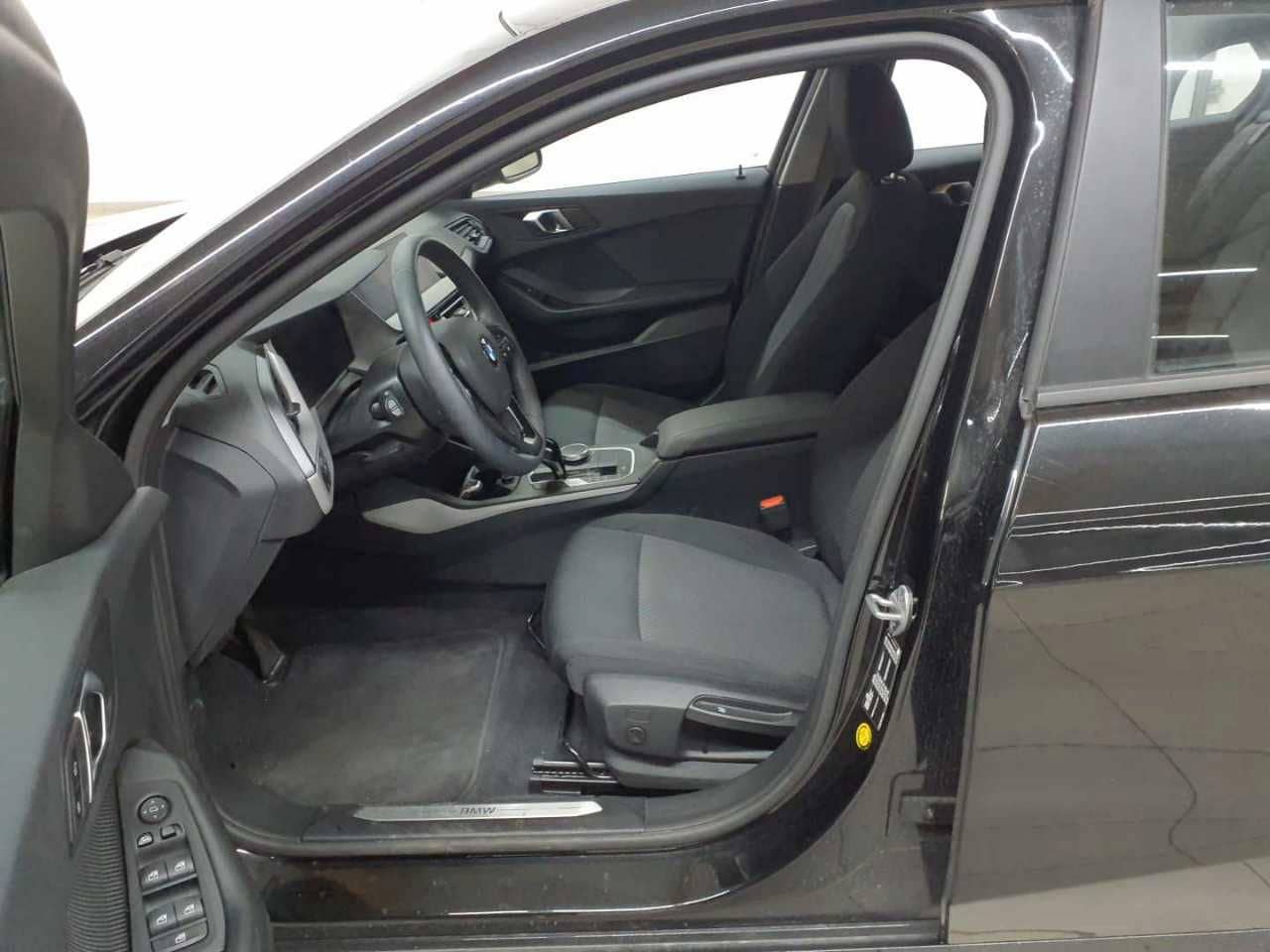 BMW 118d Aut. Advantage Navi SHZ LED  foto 3