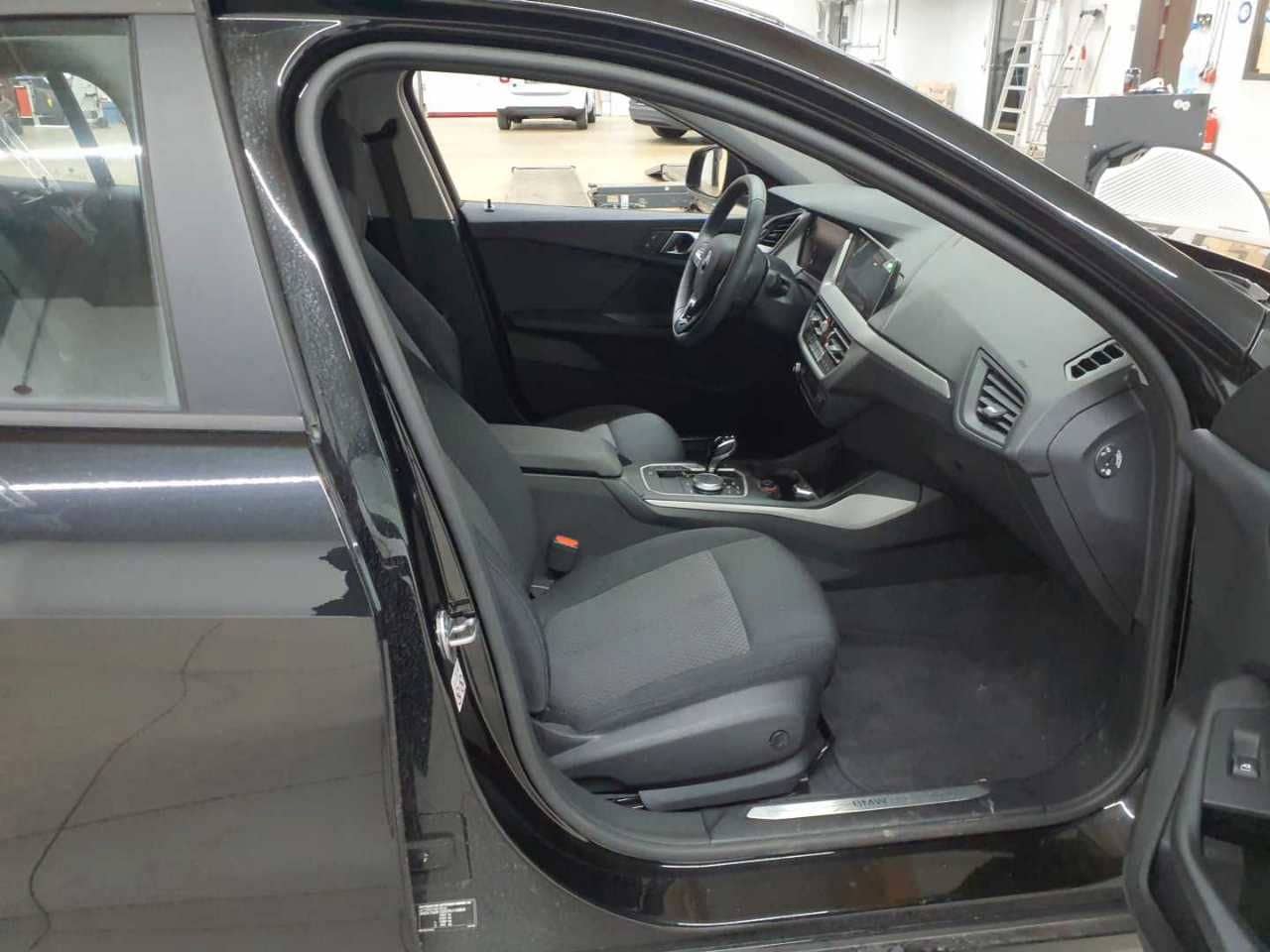 BMW 118d Aut. Advantage Navi SHZ LED  foto 10