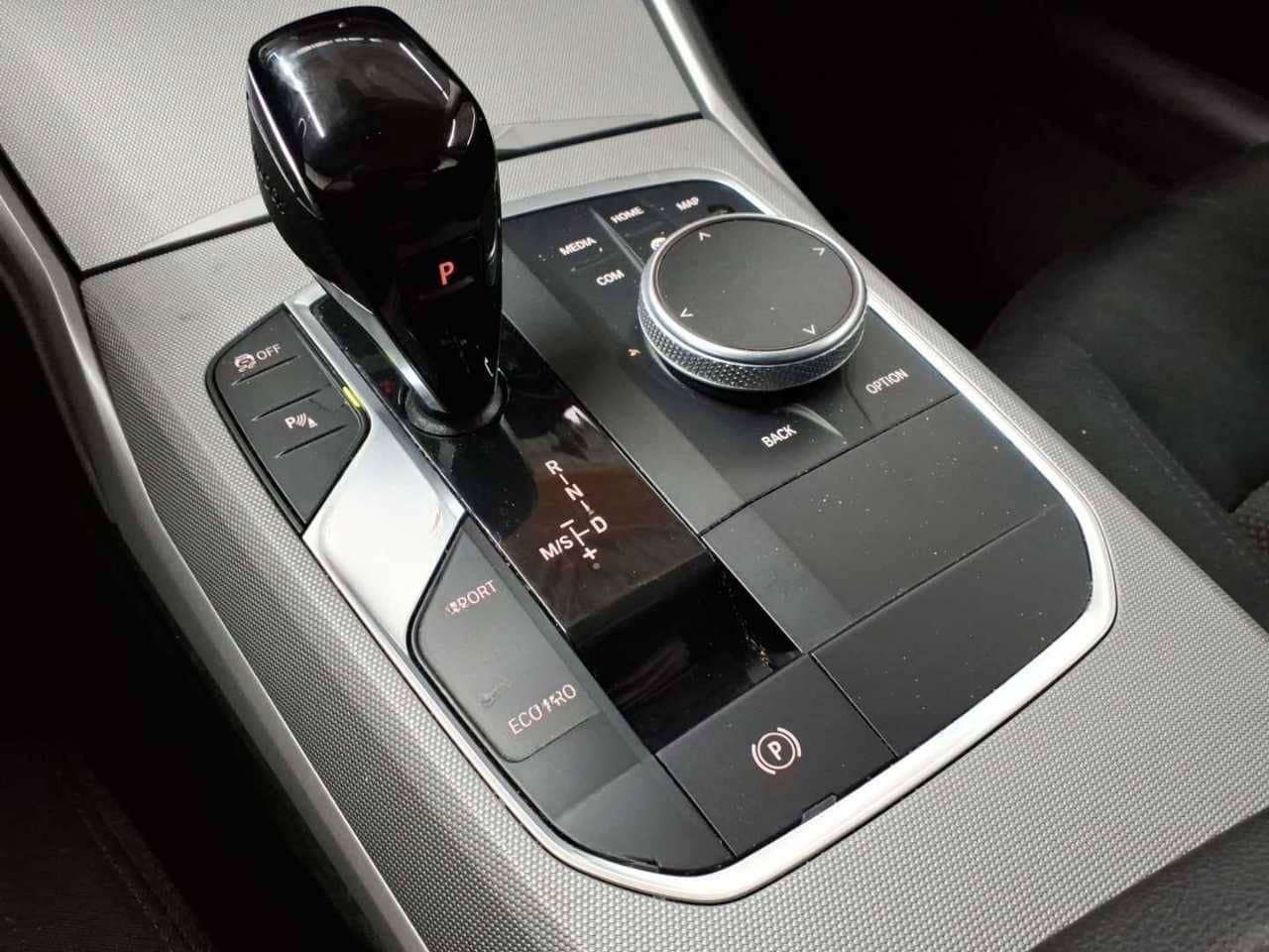 BMW 318d Touring Aut. Navi SHZ LED foto 15