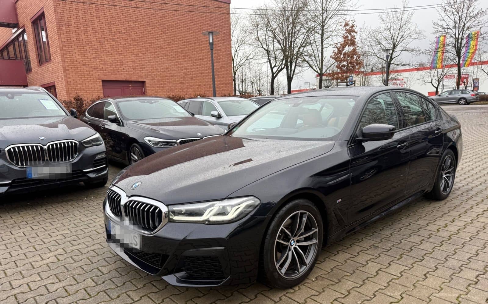 BMW 520d M-Sport*Glasdach*Harman*Kamera*AHK*4 Zonen foto 1