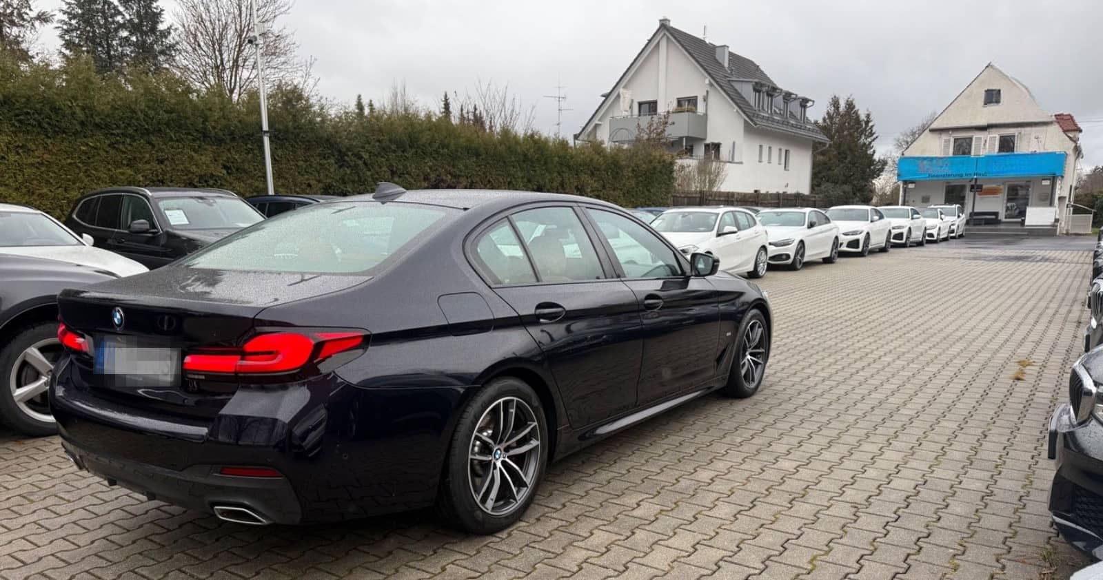 BMW 520d M-Sport*Glasdach*Harman*Kamera*AHK*4 Zonen foto 3