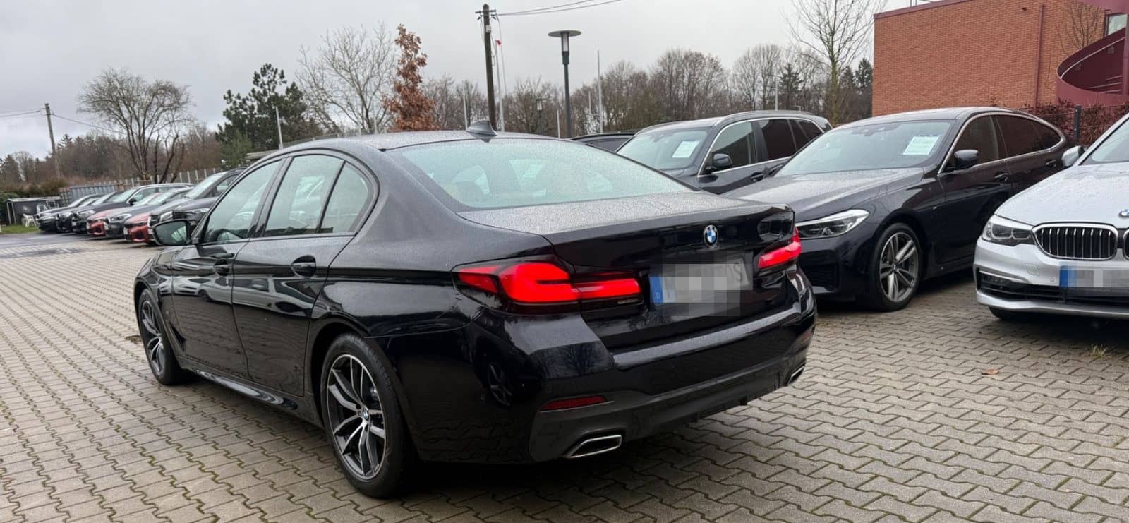 BMW 520d M-Sport*Glasdach*Harman*Kamera*AHK*4 Zonen foto 8