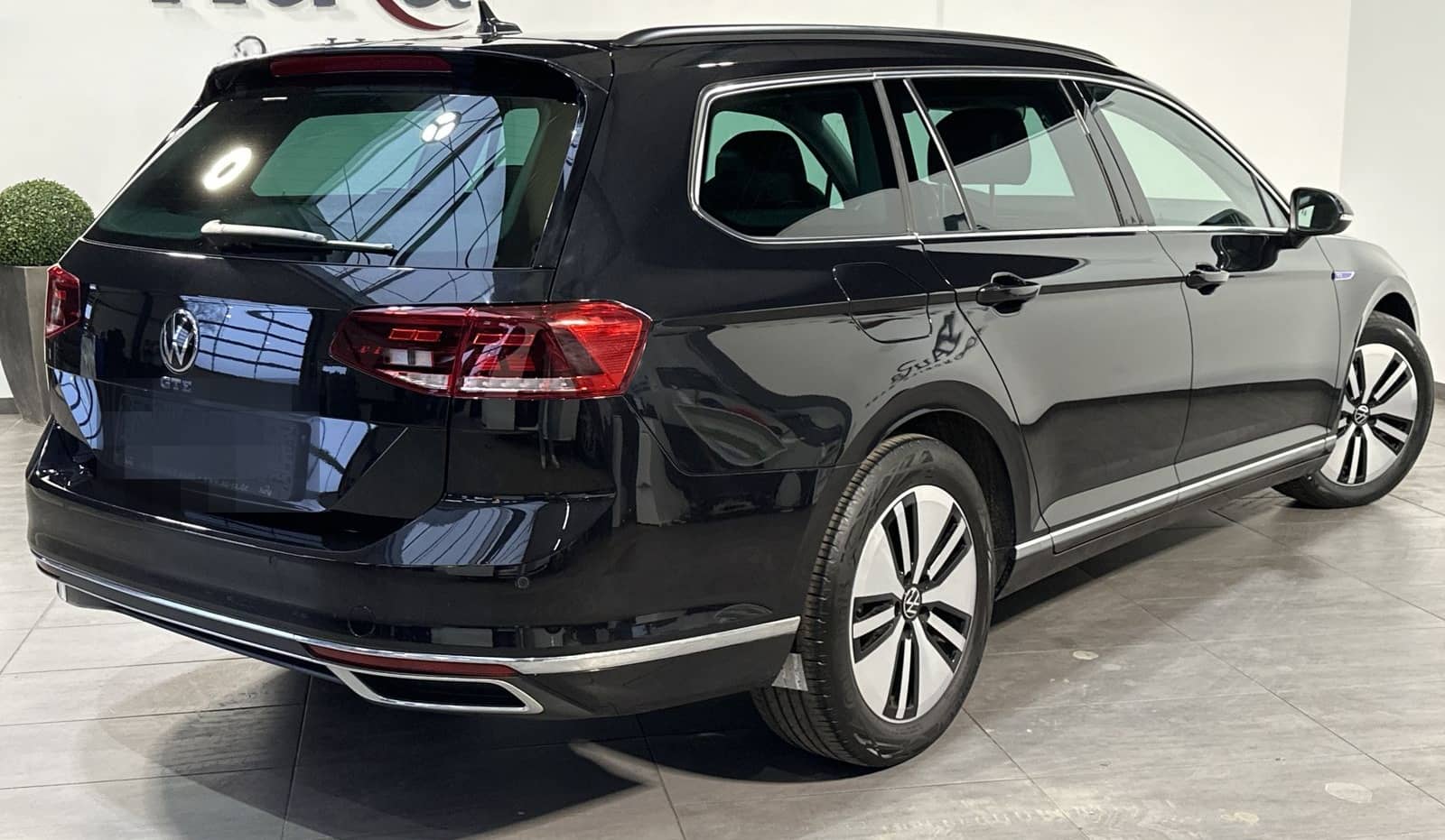 Volkswagen Passat Variant GTE NAV+LED+AHK+VCOCK+KAM+17ZO+PP foto 4