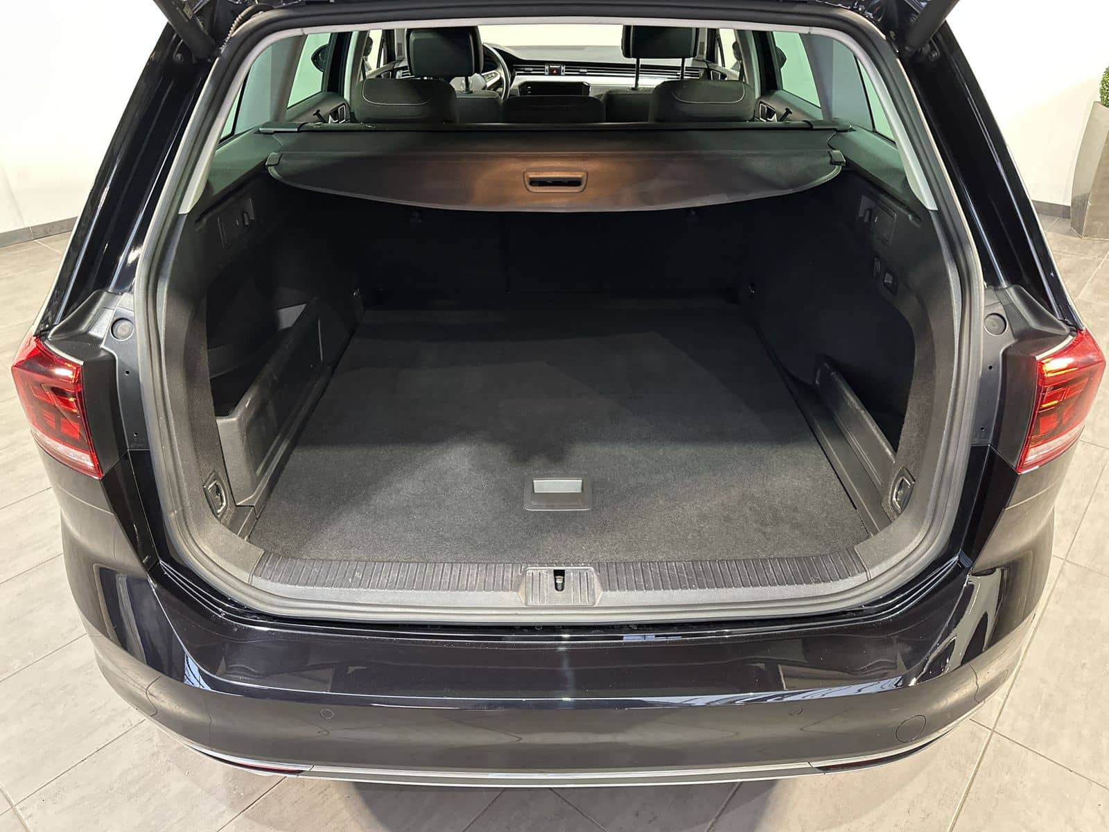 Volkswagen Passat Variant GTE NAV+LED+AHK+VCOCK+KAM+17ZO+PP foto 6