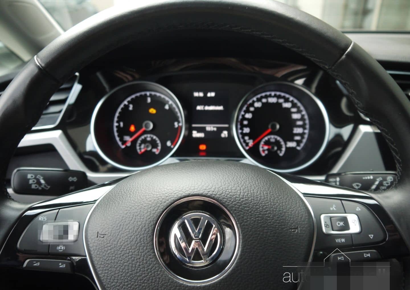 Volkswagen Touran 2.0 TDI Comfortline NAVI LEC ACC foto 10