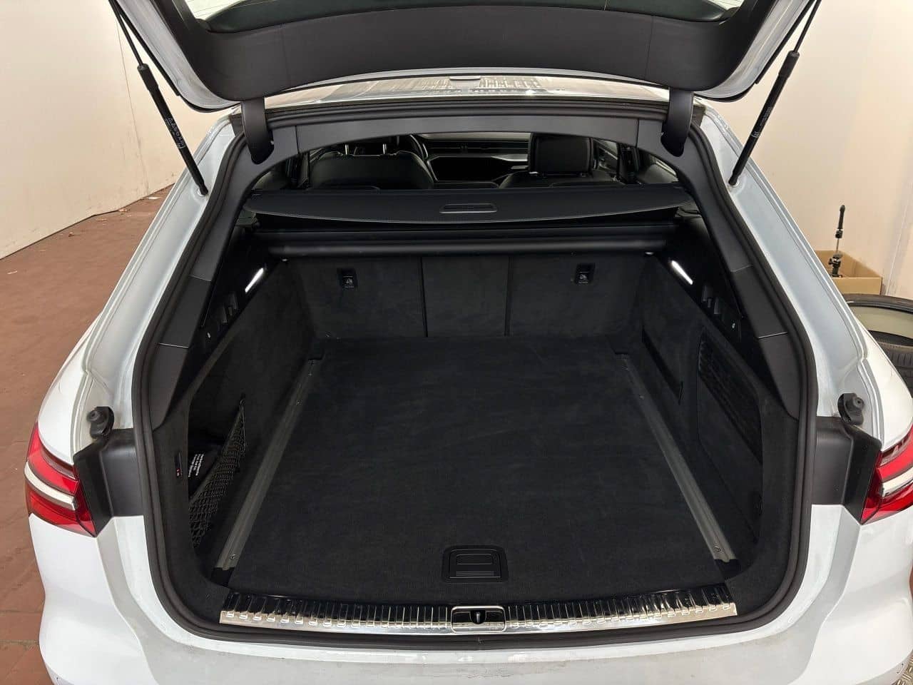 Audi A6 40 2.0 TDI Avant design Virtual 360° AHK ACC foto 13