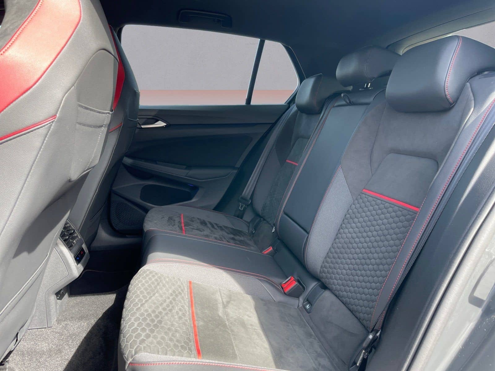 Volkswagen Golf GTI Clubsport 2,0 l TSI OPF DSG ACC/ NAVI/  foto 13