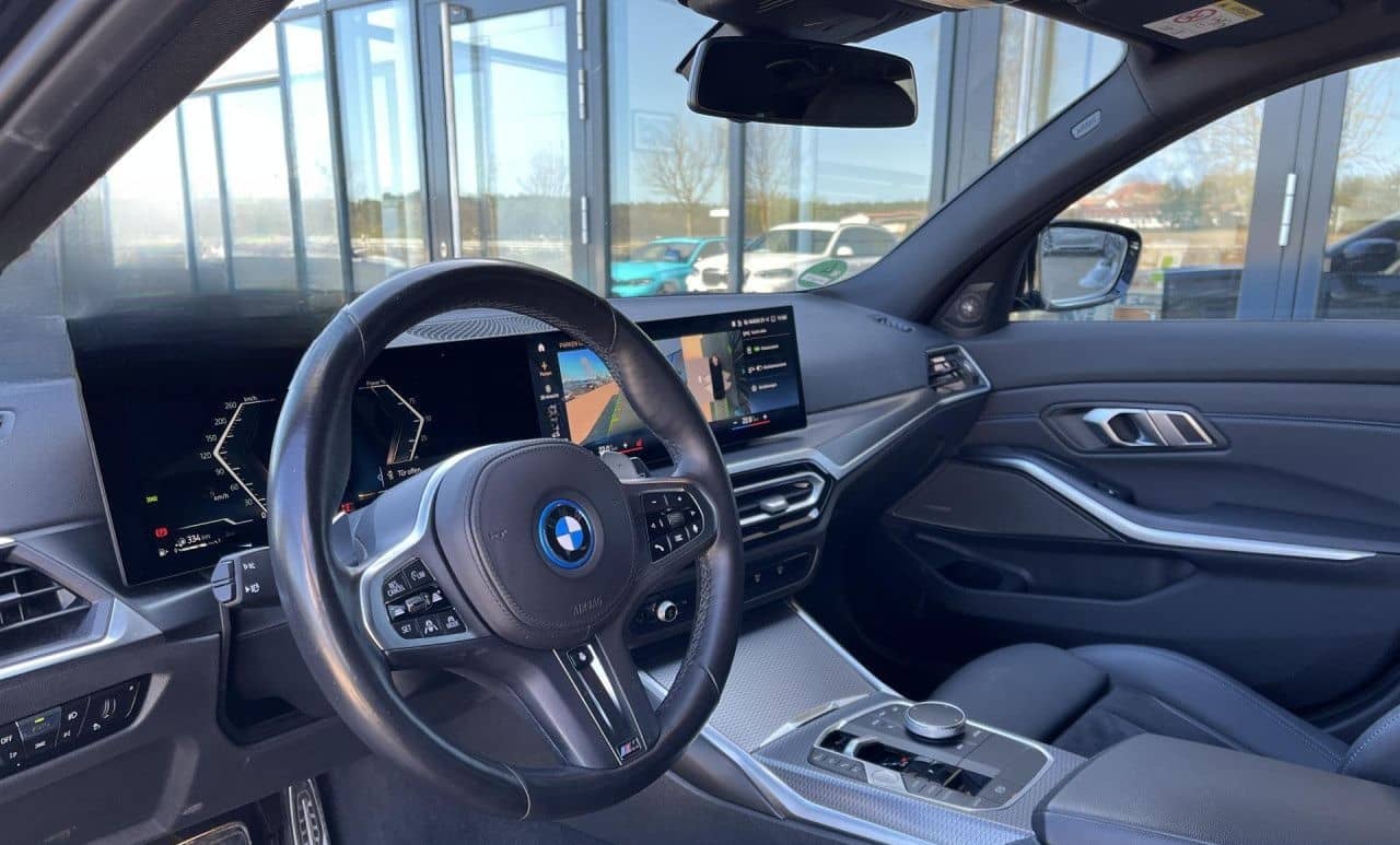 BMW 330e xDrive Touring M-Sport ACC 360° H/K AHK foto 9