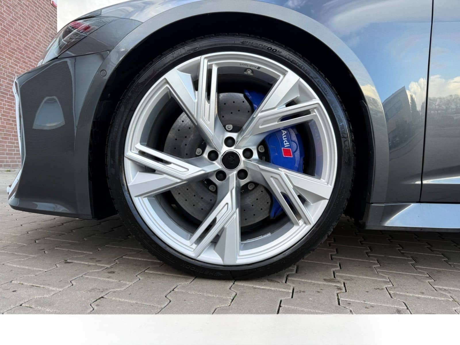 Audi RS6 Avant 4.0 TFSI quattro foto 11