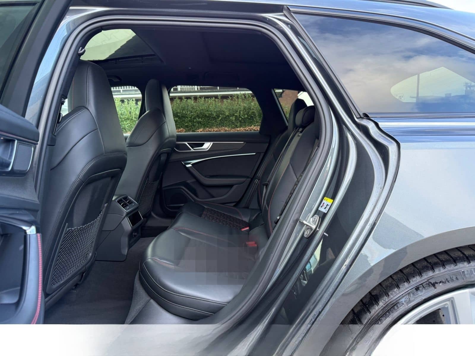 Audi RS6 Avant 4.0 TFSI quattro foto 14