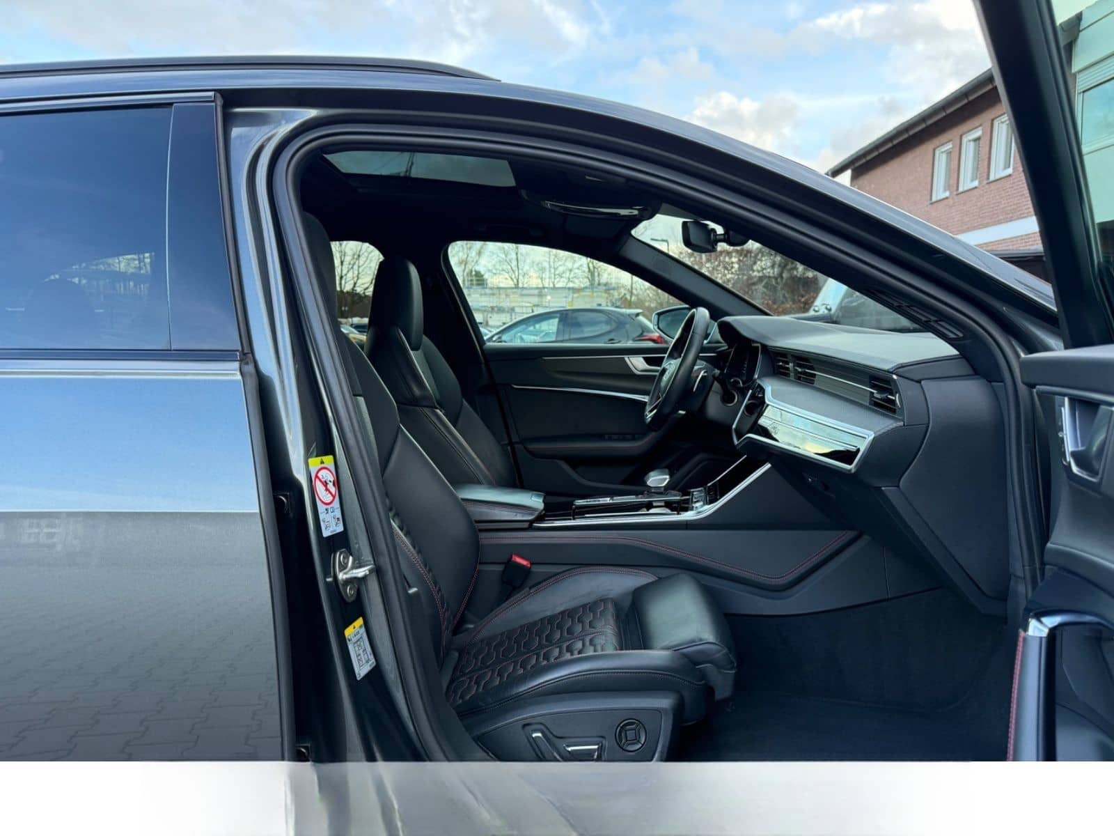 Audi RS6 Avant 4.0 TFSI quattro foto 19