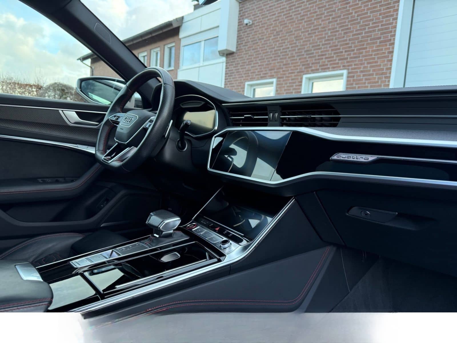 Audi RS6 Avant 4.0 TFSI quattro foto 22